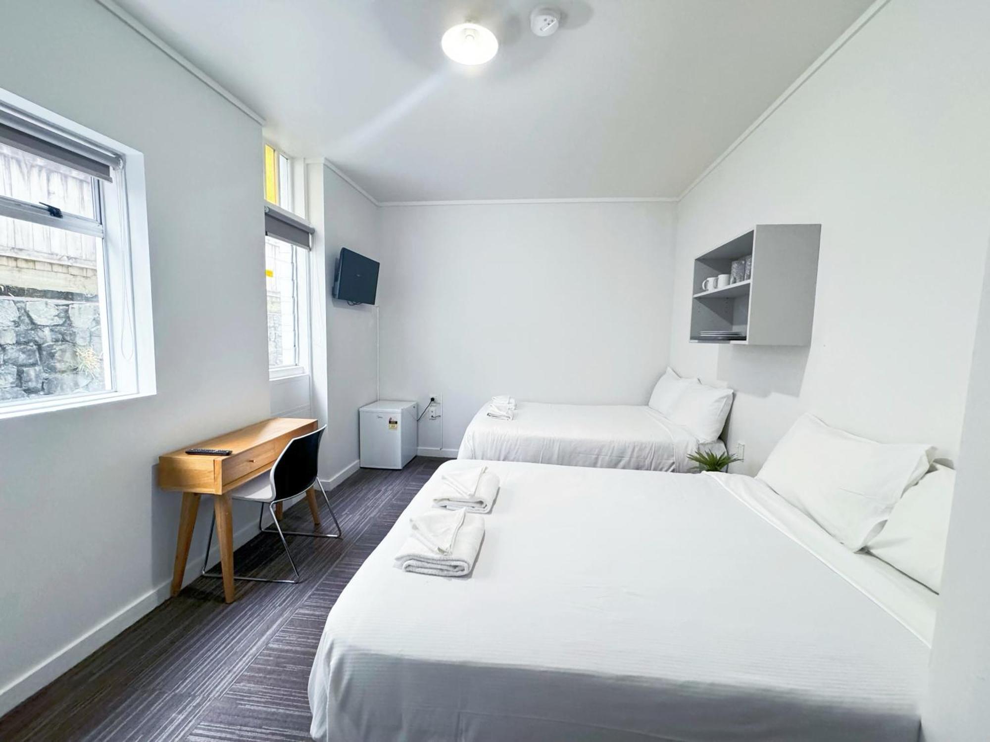 140 Ghuznee Hostal